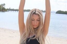 Sabrina Vaz Photo #64