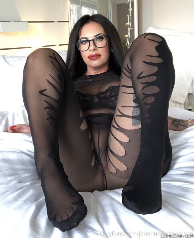 Jennifer Thomson Photo #13