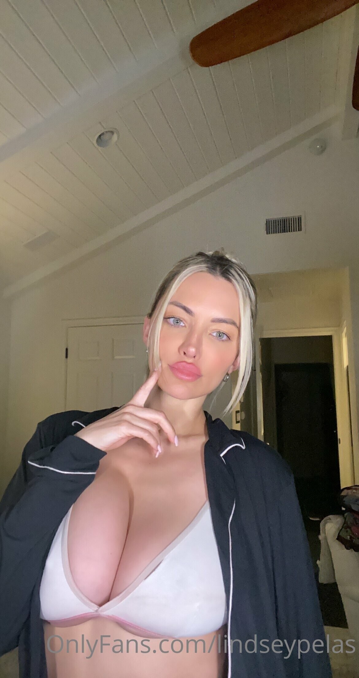 Lindsey Pelas Photo #258