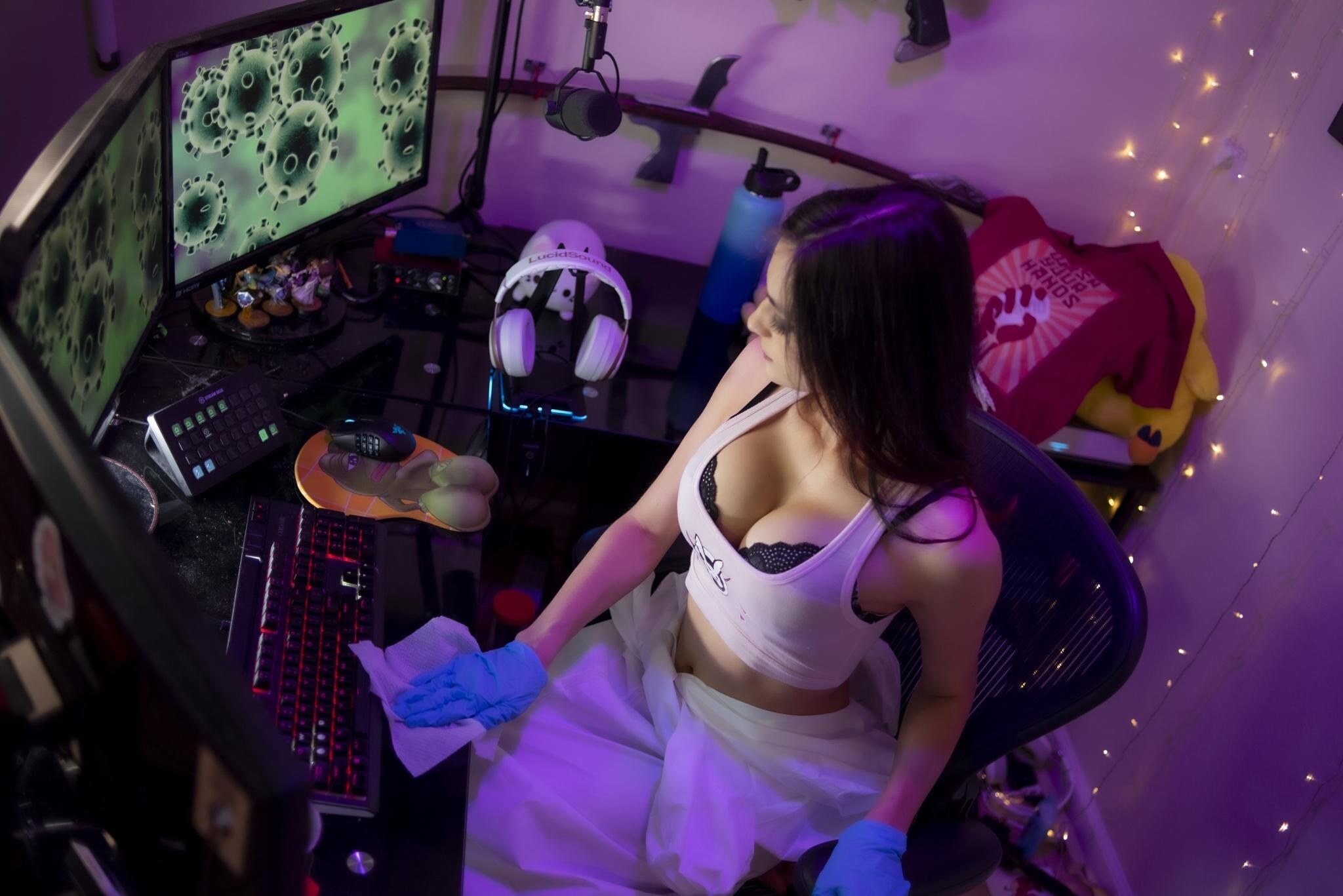 Kara Corvus Photo #107