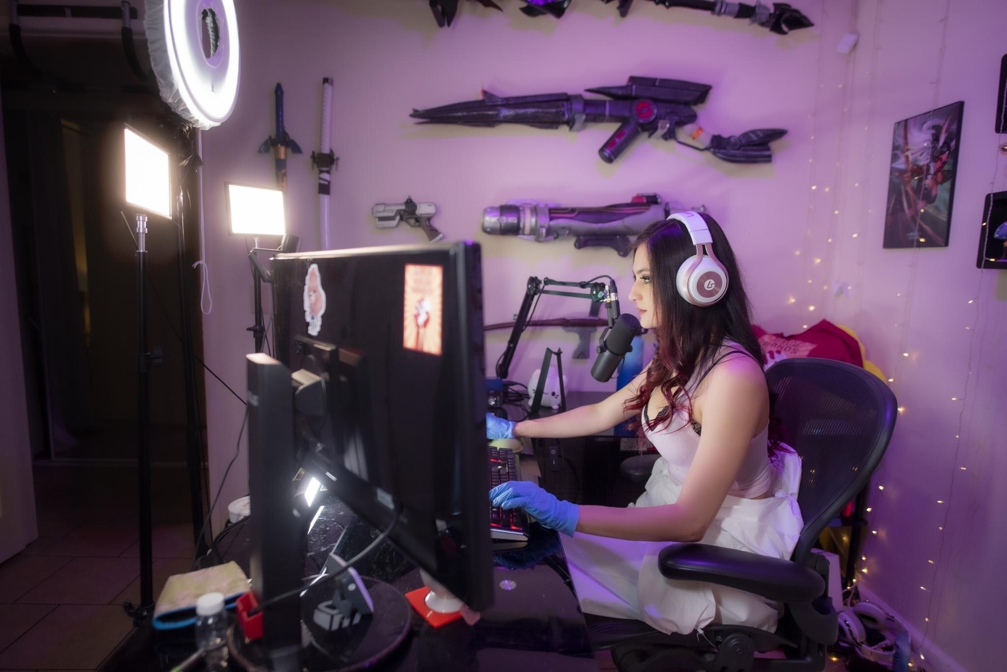 Kara Corvus Photo #137