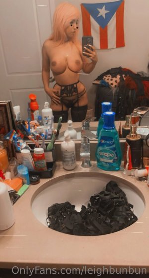 Leighbunbun Photo #3