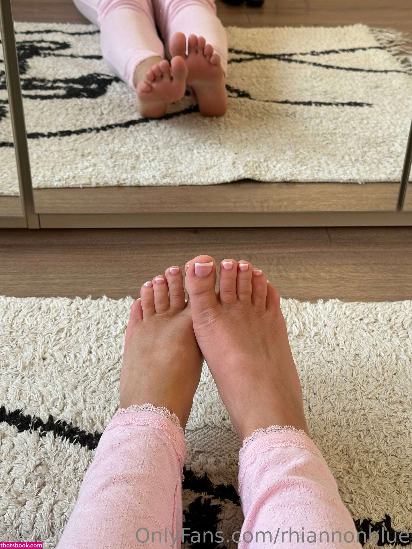 Rhiannon Blue Photo #17