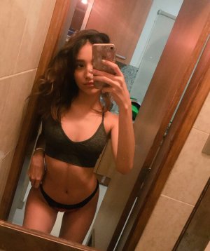 Mariam Obregon Photo #30