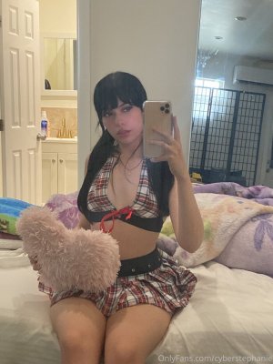 Cyberstephanie Photo #7