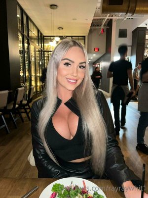 Rayraywhit Photo #47