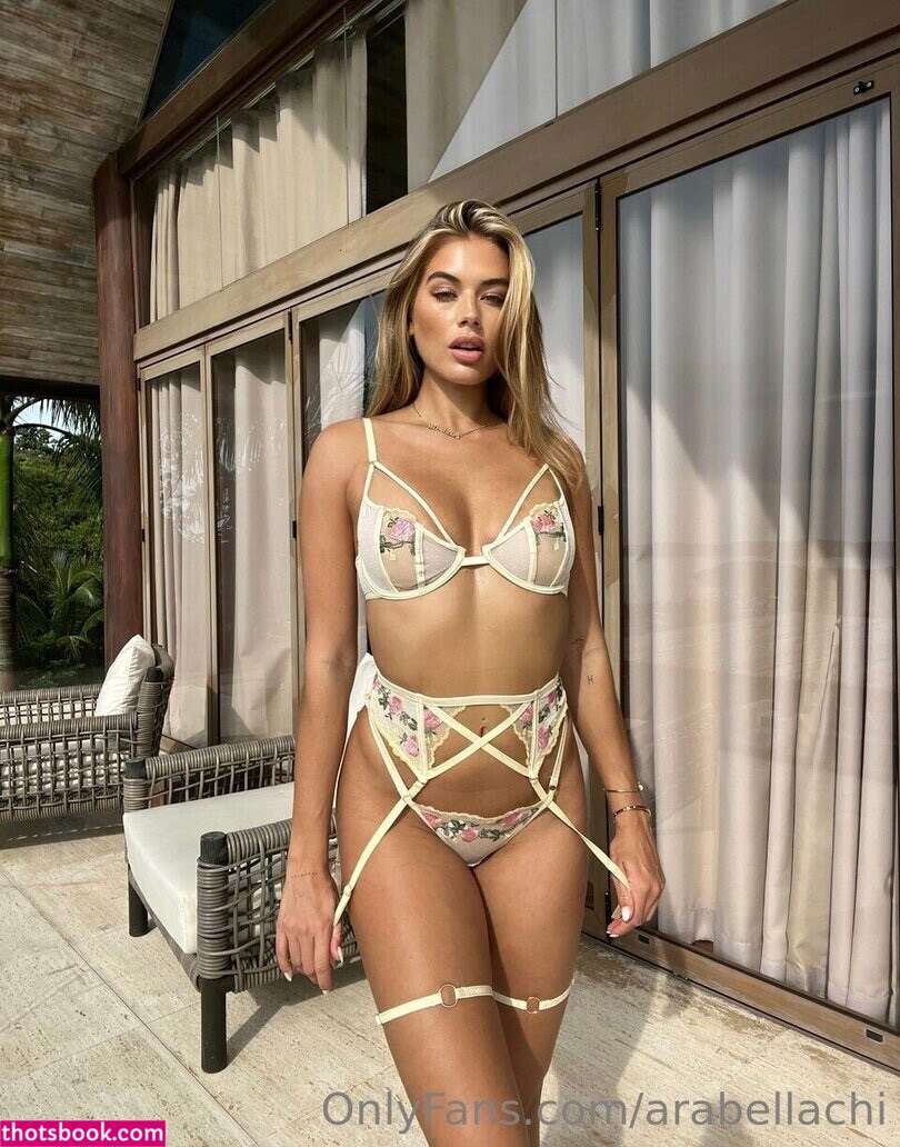 Arabella Chi Photo #22