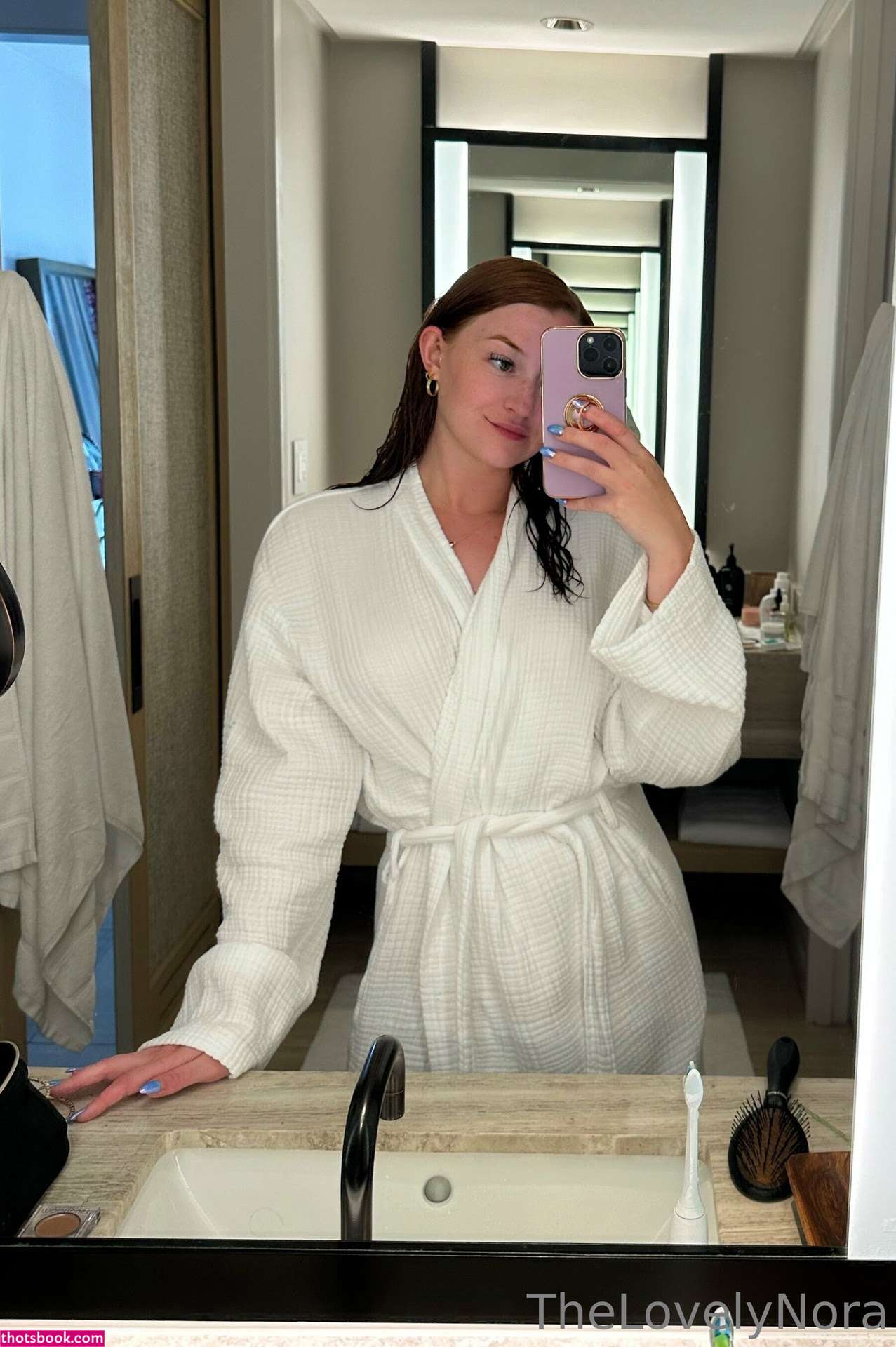 Nora Rivers Photo #561