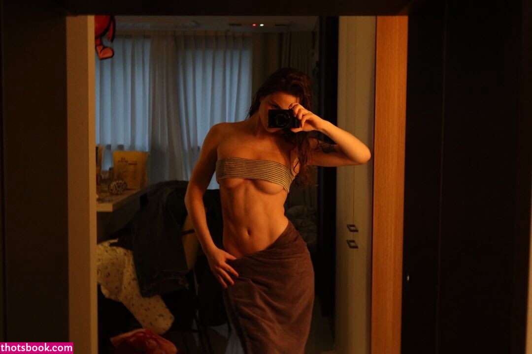 Maryana Ro Photo #207