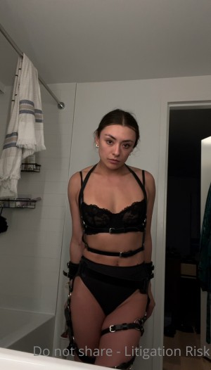 Yana Demeester Photo #27