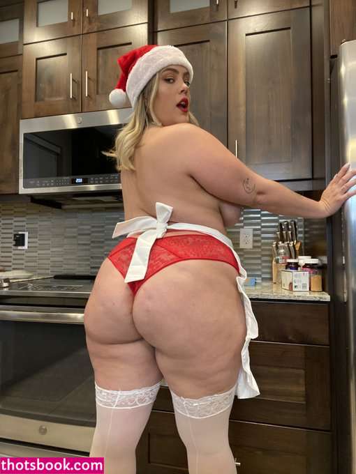 Katie Cummings Photo #18