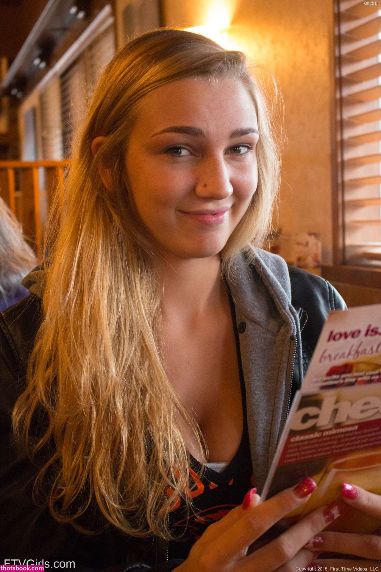 Kendra Sunderland Photo #281