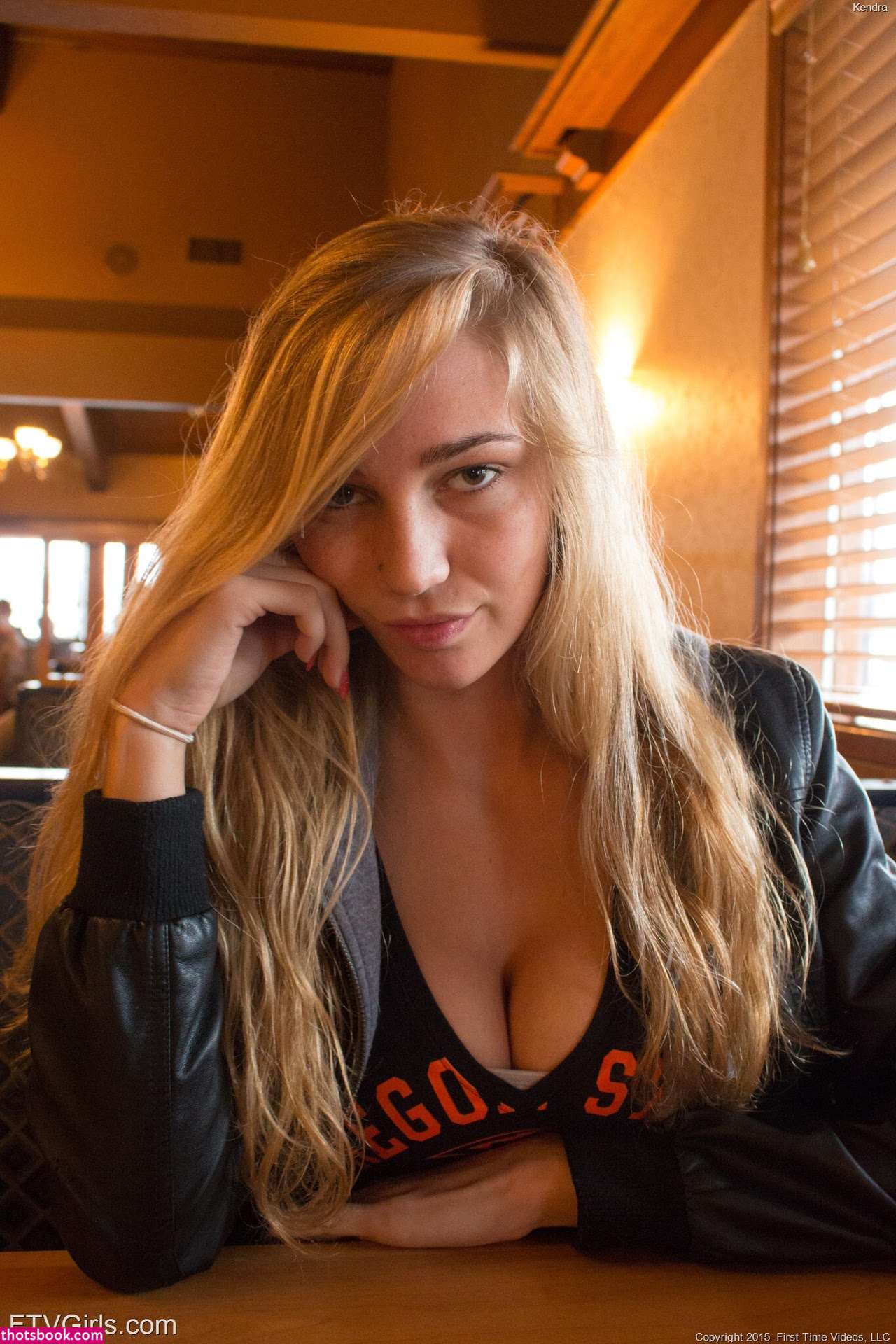 Kendra Sunderland Photo #292