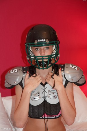 Kendra Sunderland Photo #356