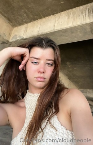 Sarah Mcdaniel Photo #67