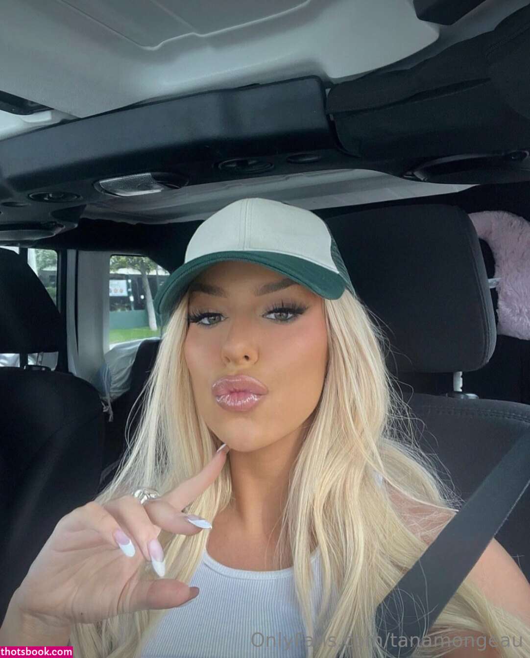 Tana Mongeau Photo #280