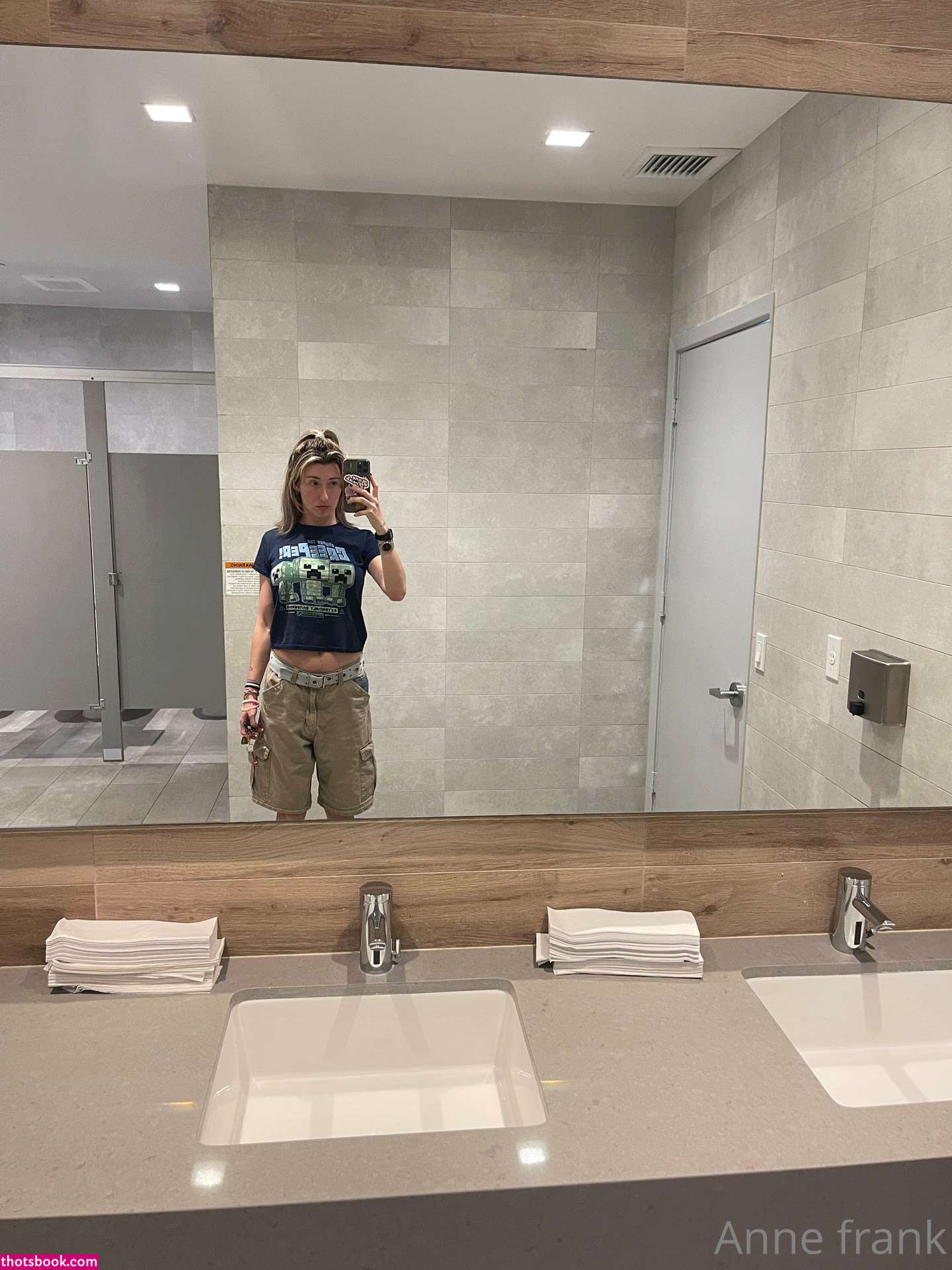 Anne Frank Photo #24