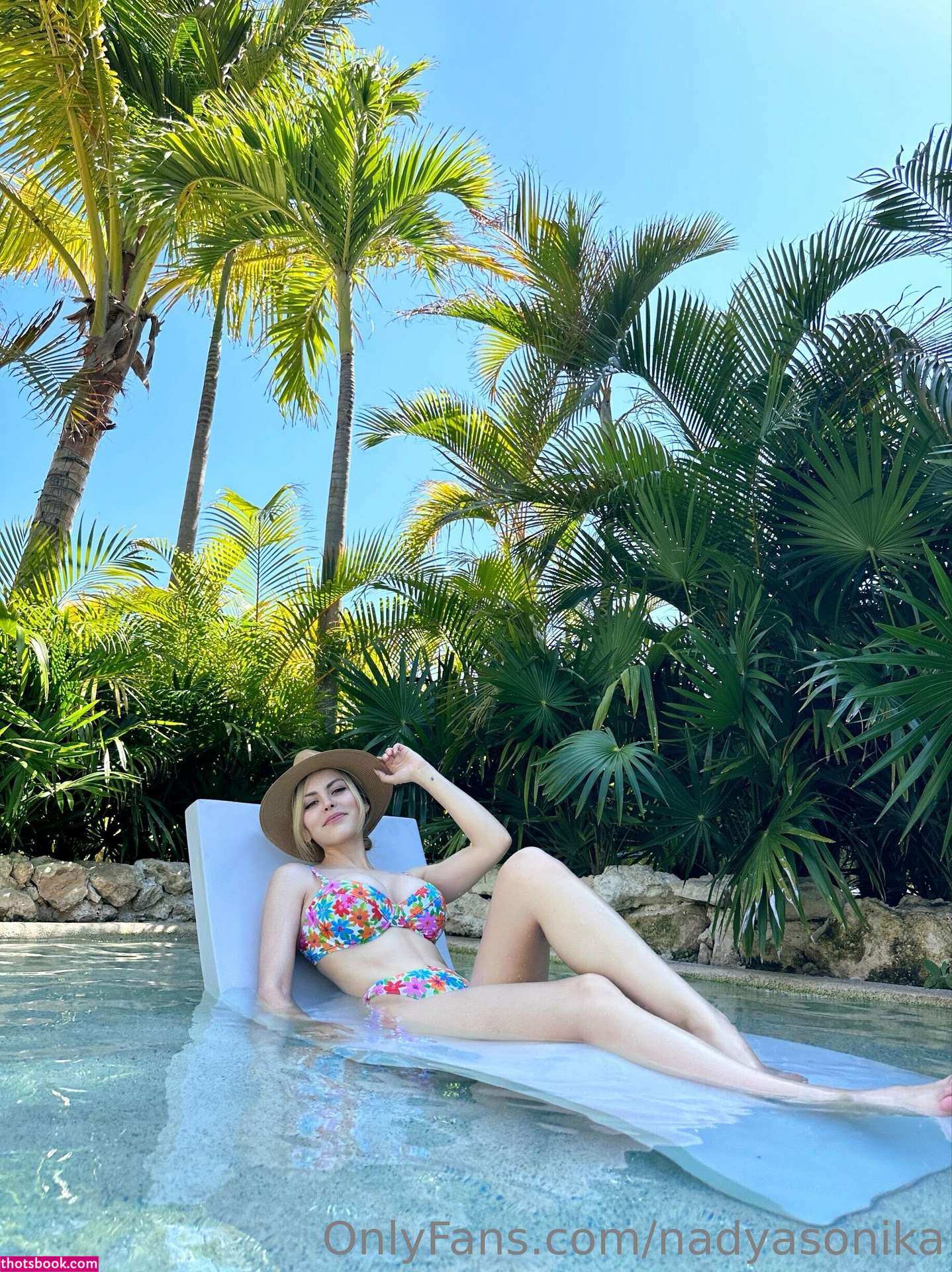 Nadyasonika Photo #113