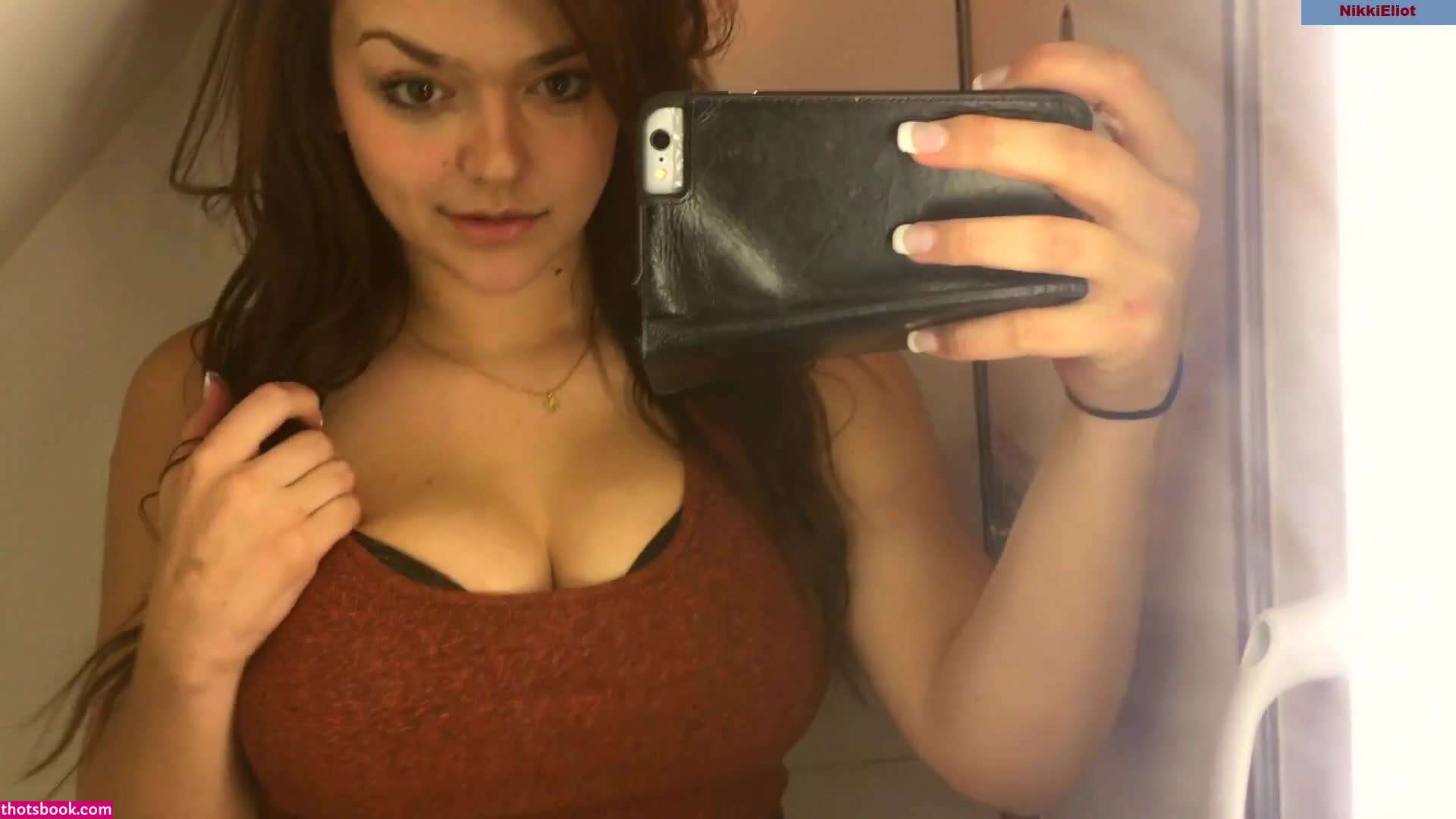 Nikki Eliot Photo #86