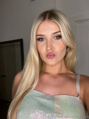 Allie Dunn Photo #306