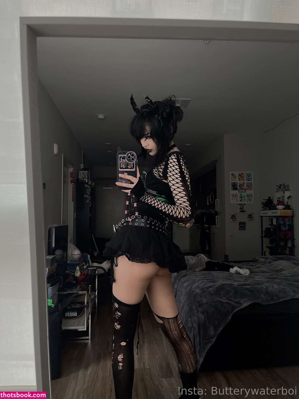 Butterywaterboi Photo #98