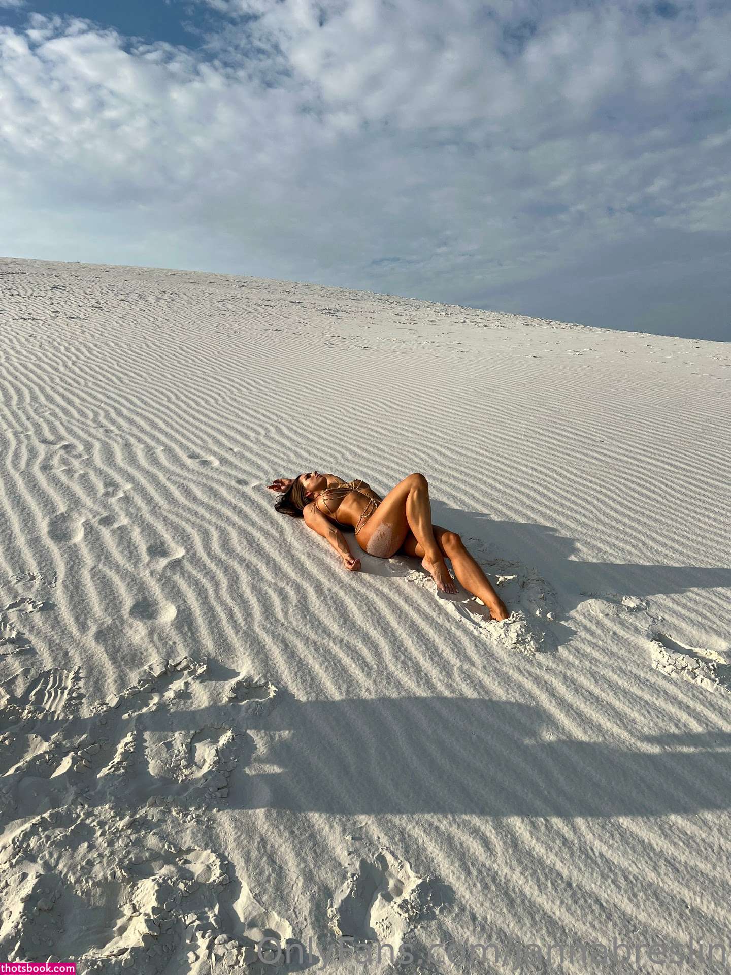 Janna Breslin Photo #232