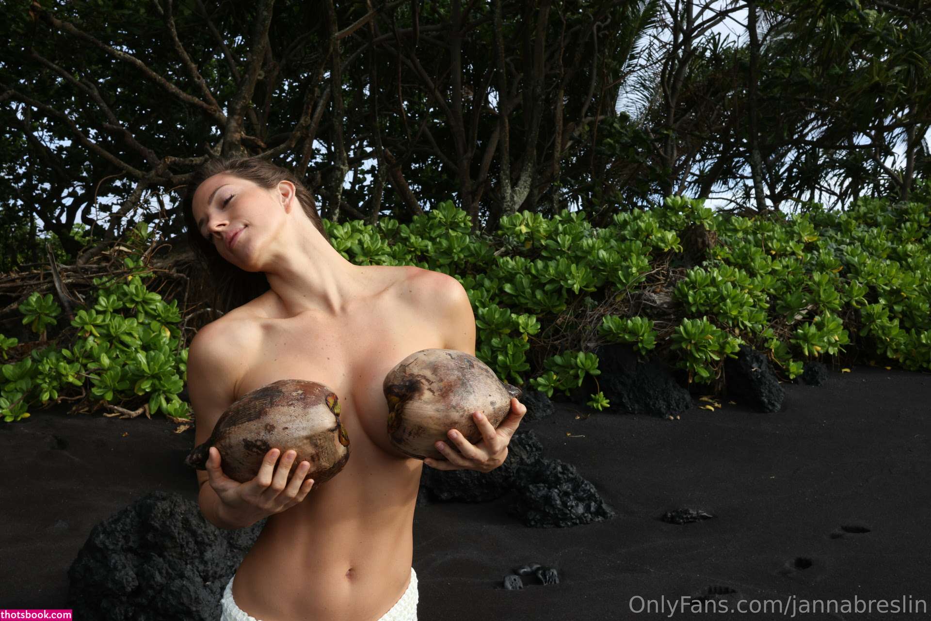 Janna Breslin Photo #251