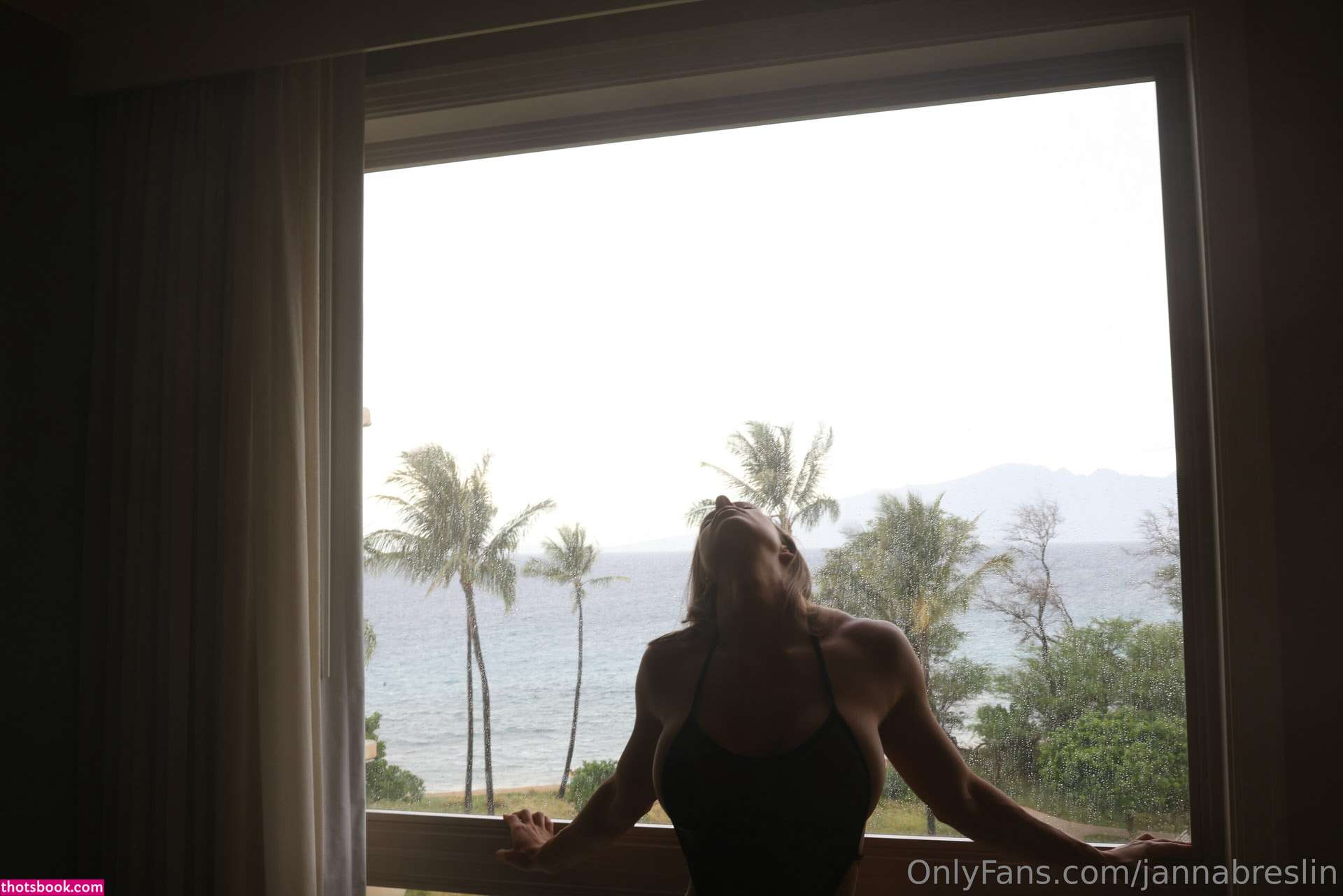 Janna Breslin Photo #268