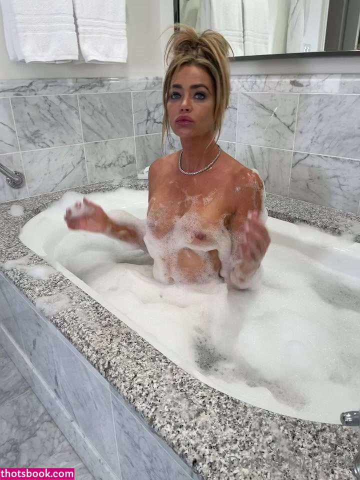 Denise Richards Photo #86