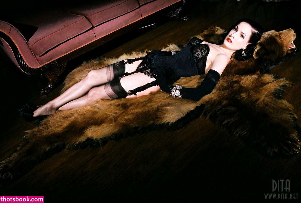 Dita Von Teese Photo #87