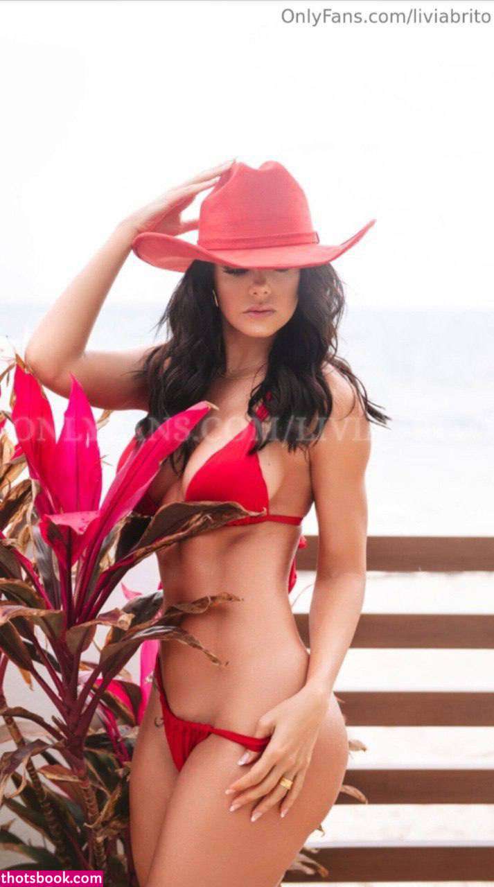 Livia Brito Photo #30