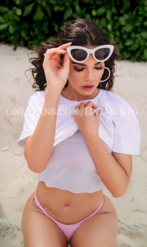 Livia Brito Photo #33