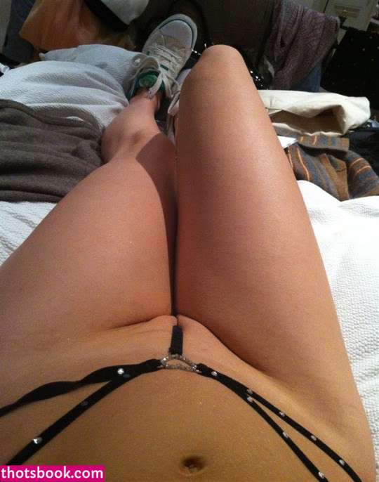 Suki Waterhouse Photo #59