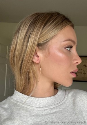 Daisy Keech Photo #582