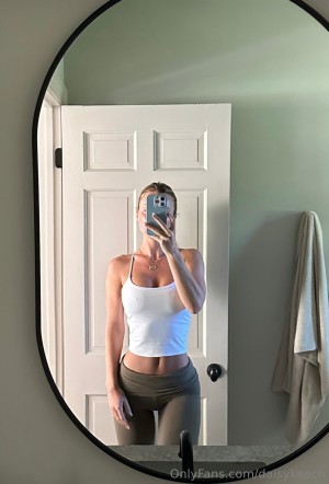 Daisy Keech Photo #602