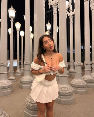 Sabrina Pezeshkian Photo #25