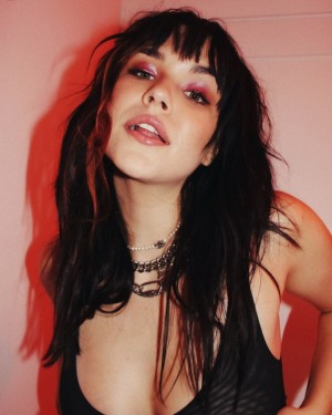 Taylor Upsahl Photo #17