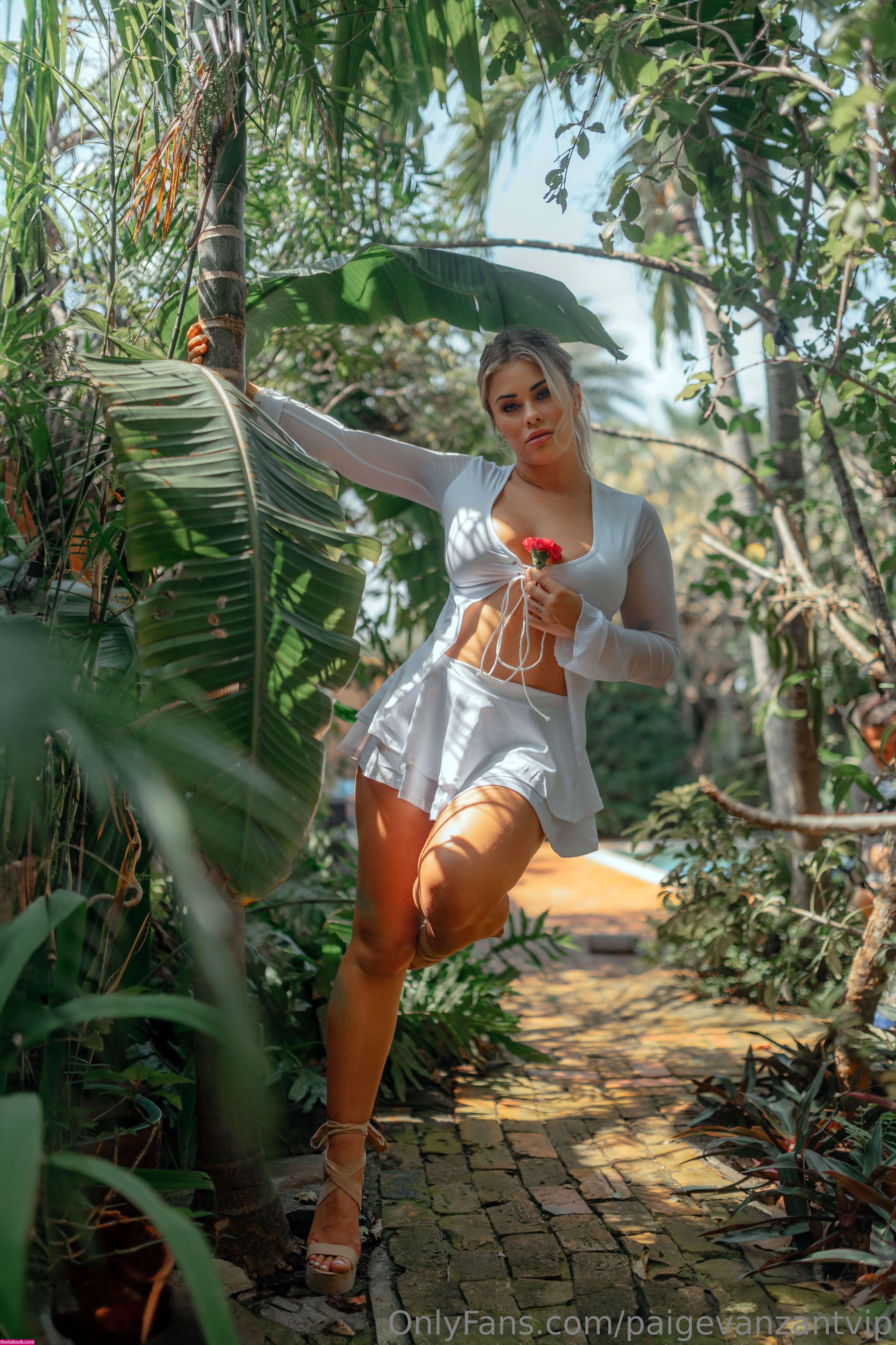 Paige Vanzant Photo #705