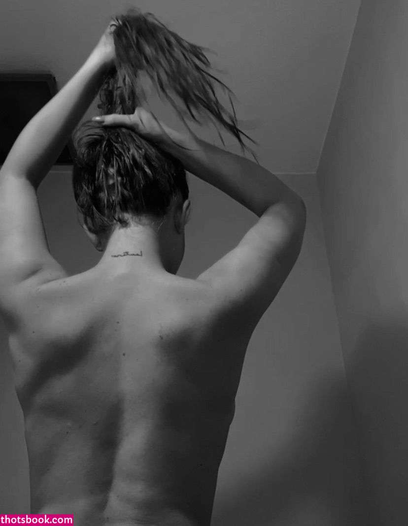 Victoria Biocca Photo #28