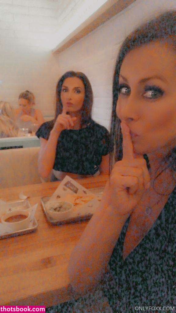 Nicole Vaunt Photo #118