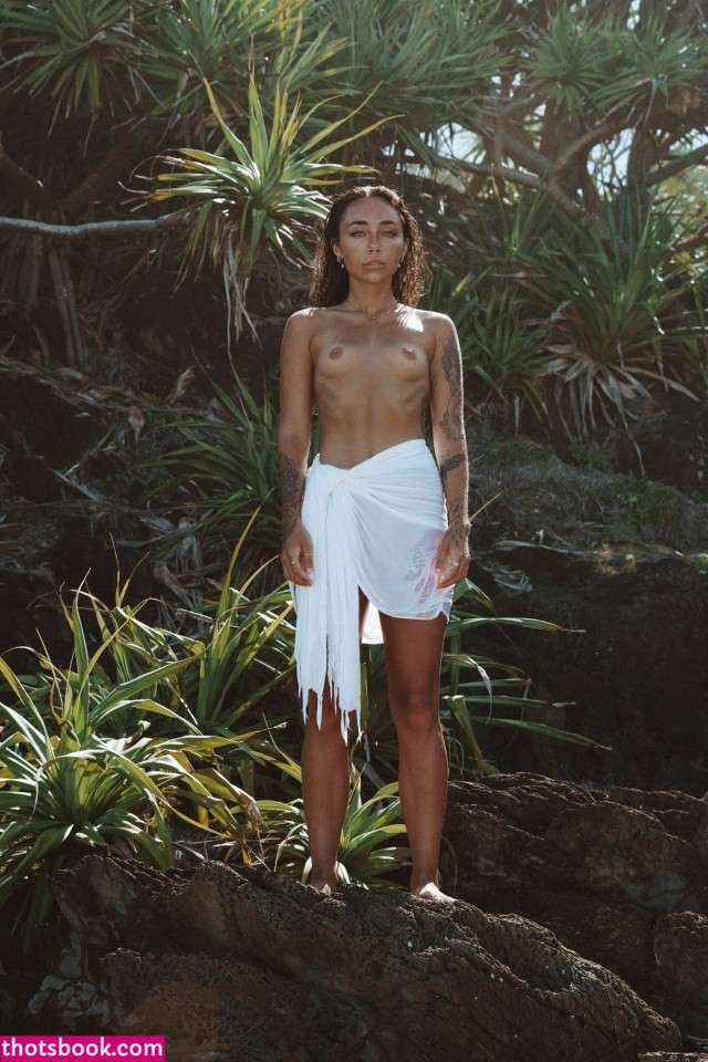 Maddie Neville Photo #44