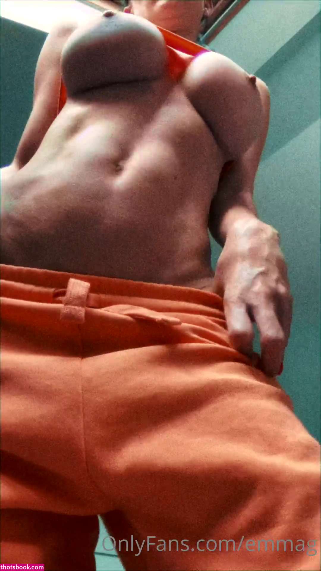 Emma Glover Photo #9