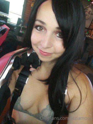 Litzia Moon Photo #103