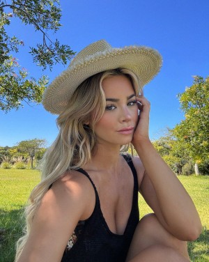 Emily Elizabeth Photo #170