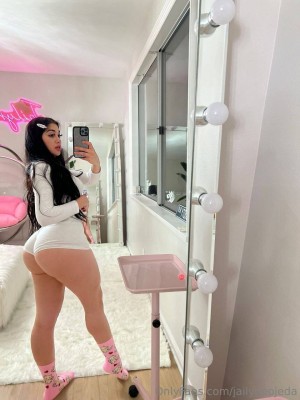 Jailyne Ojeda Post #35
