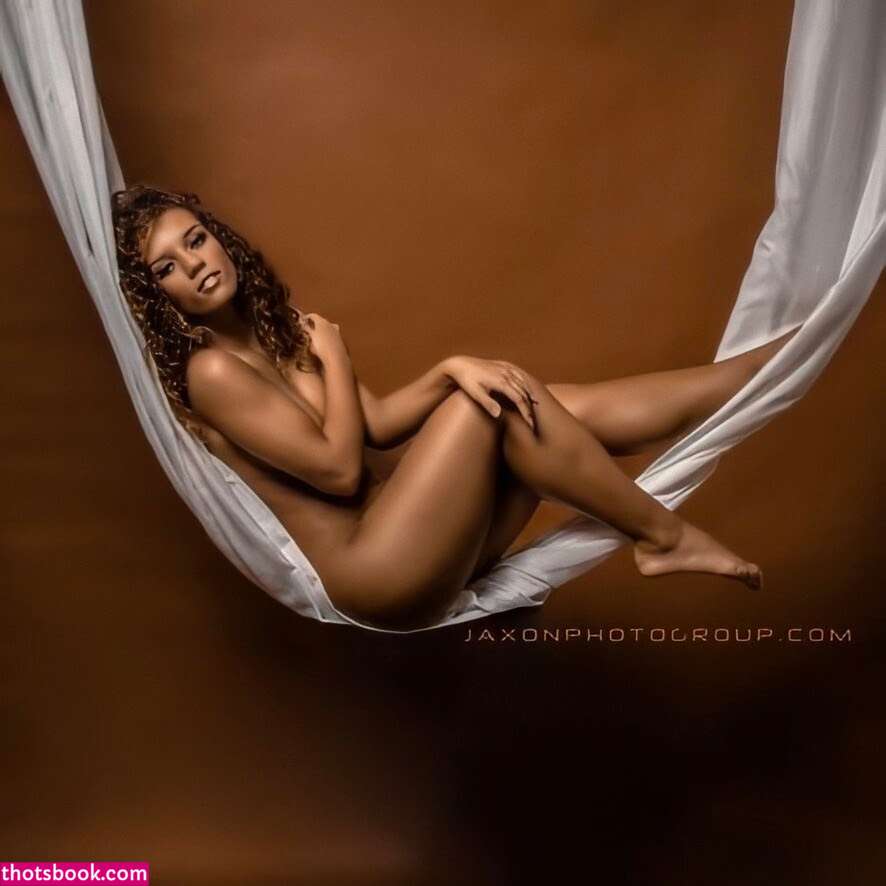 Jena Frumes Photo #7