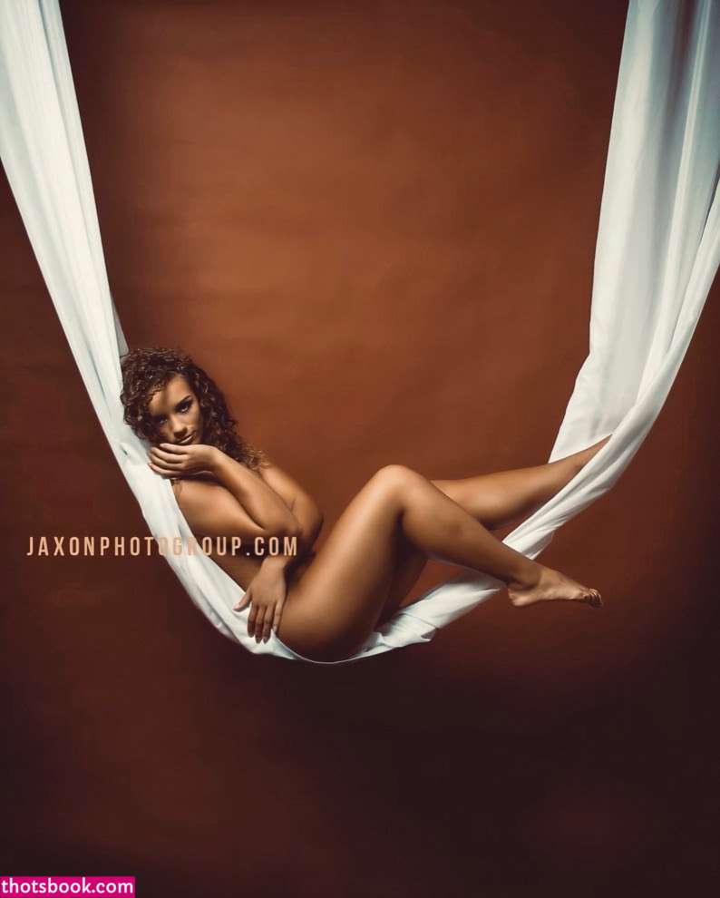 Jena Frumes Photo #8