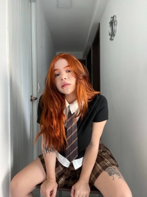 Olivia Elfie Photo #17