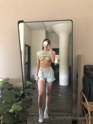 tiddiesbutasian Photo #24