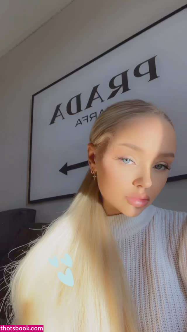 Lisa Pedersen Photo #18